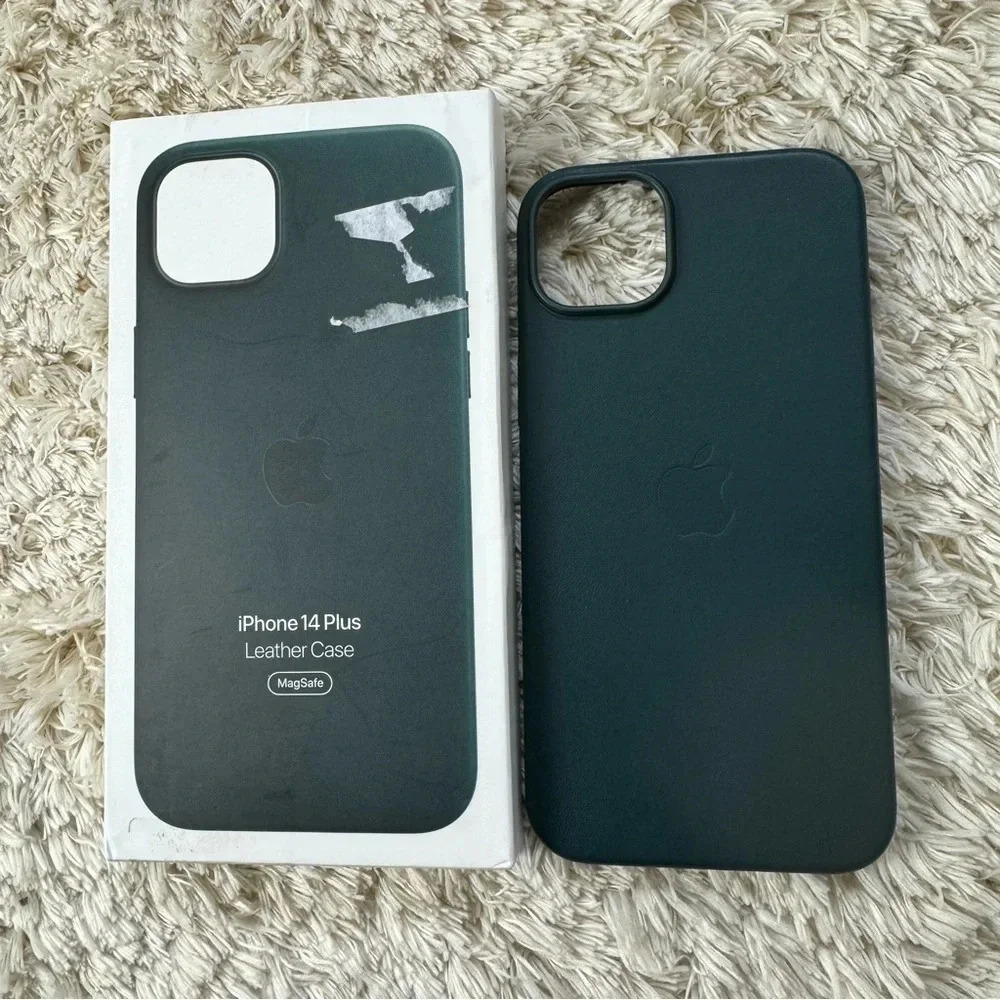 iPhone 14 Plus leather case Forest Green - Picture 2 of 7